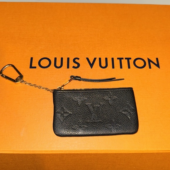 ๐๐ค๐LOUIS VUITTON KEY POUCH๐๐ค๐ - Picture 1 of 3